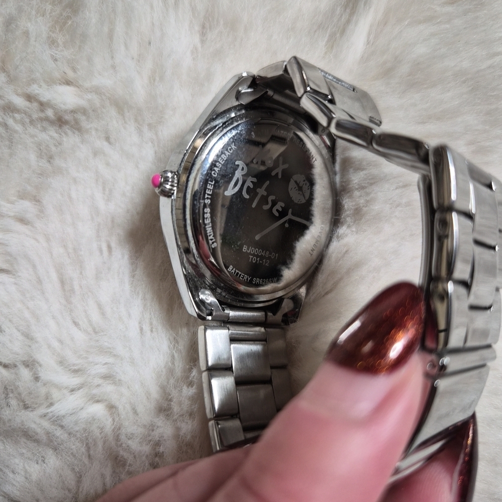Betsey Johnson Watch Silver Tone Pink Heart Hand Streetwear Twee Girly Cute Y2K - Picture 5 of 13